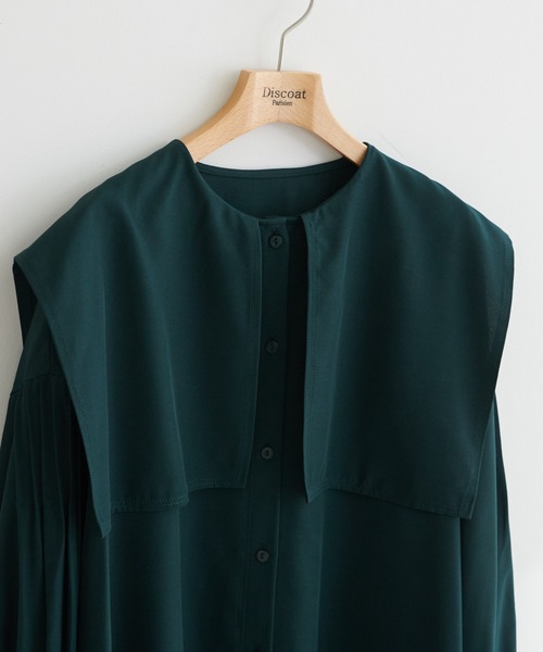 DISCOAT(ディスコート)の「【WEB限定】ビッグカラーブラウス(シャツ/ブラウス・レディース・ホワイト/グリーン/グレー/ブラック・FREE)」の5枚目の写真