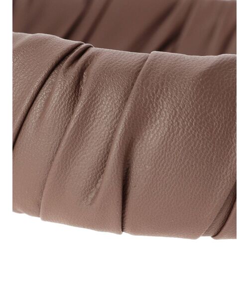 dazzlin（ダズリン）の「フェイクレザースマートカチューシャ（カチューシャ・レディース・ベージュ/ブラウン/カーキ・FREE）」の6枚目の写真