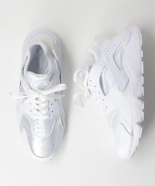 NIKE（ナイキ）の「＜NIKE（ナイキ）＞AIR HUARACHE エア ハラチ スニーカー（スニーカー・メンズ・ホワイト/ブラック・27cm/27.5cm/26cm/28cm/26.5cm）」の4枚目の写真