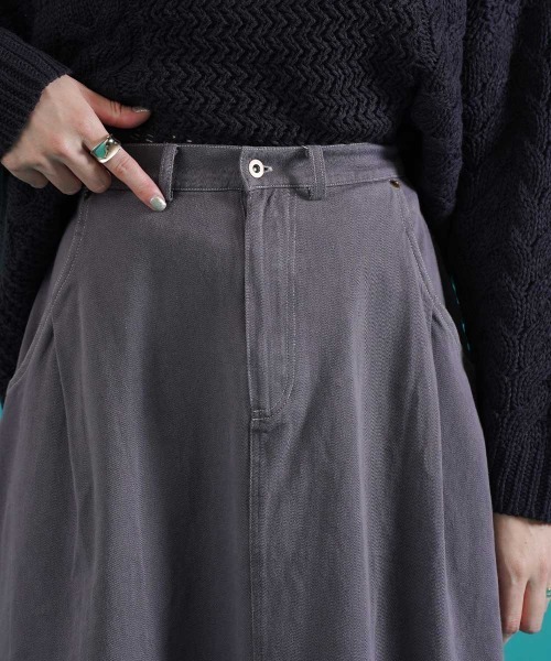 LUPILIEN（ルピリアン）の「ツイルデニムタックスカート（スカート・レディース・チャコールグレー/ベージュ/カーキ・FREE）」の8枚目の写真