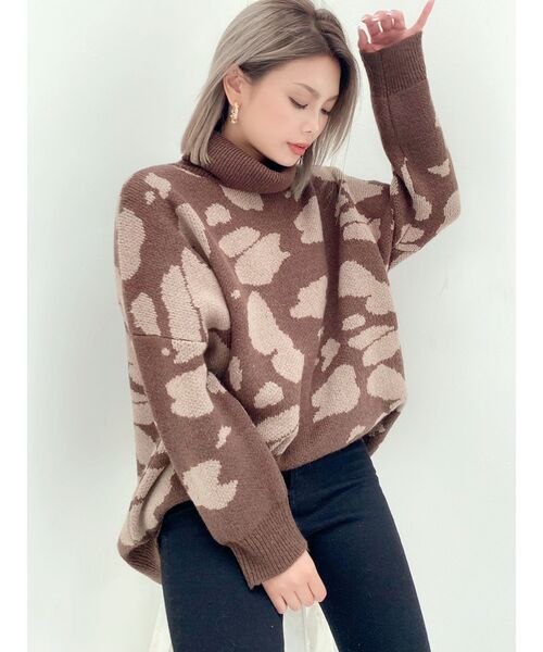 GYDA（ジェイダ）の「COWジャカードハイネック ニットTOPS（ニット/セーター・レディース・ブラック/ブラウン/カーキ・FREE）」の2枚目の写真