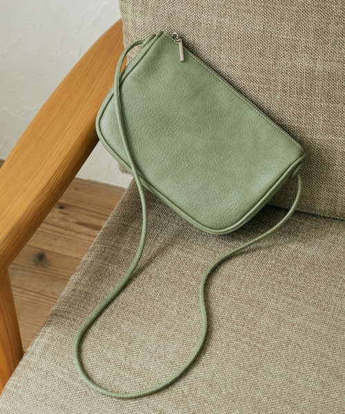 Green Parks(グリーンパークス)の「・ハーフムーンジップショルダーバッグ*(トートバッグ・レディース・モカ/イエロー/ブラック/グリーン・FREE)」の1枚目の写真