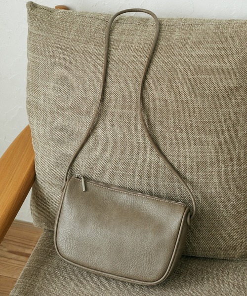 Green Parks(グリーンパークス)の「・ハーフムーンジップショルダーバッグ*(トートバッグ・レディース・モカ/イエロー/ブラック/グリーン・FREE)」の3枚目の写真