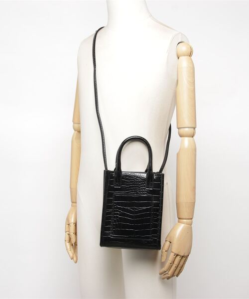 WEGO（ウィゴー）の「WEGO/パイピングハンドルショルダー（ショルダーバッグ・レディース・ブラック系その他/グリーン/ホワイト系その他/その他1/ブラック・FREE）」の11枚目の写真