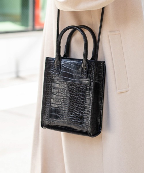 WEGO（ウィゴー）の「WEGO/パイピングハンドルショルダー（ショルダーバッグ・レディース・ブラック系その他/グリーン/ホワイト系その他/その他1/ブラック・FREE）」の6枚目の写真