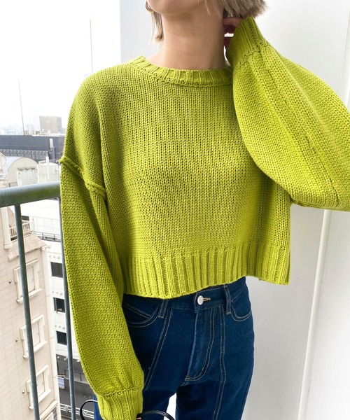 MLI'A（エムリア）の「ショート丈ローゲージニット（ニット/セーター・レディース・イエロー/ブルー/アイボリー/ライトパープル/ブラック/グリーン/オレンジ/ライトグリーン/ピンク/レッド・M）」の4枚目の写真