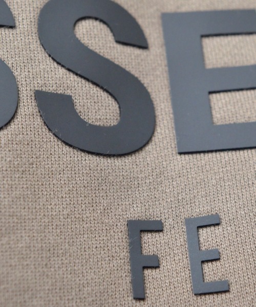 FOG ESSENTIALS（エフオージーエッセンシャルズ）の「ESSENTIALS /エッセンシャルズ バックロゴ スウェットパーカー フーディ（パーカー・メンズ・ブラック/ブラウン/ベージュ/グレー/ライトグレー・S/M/L/XL）」の7枚目の写真