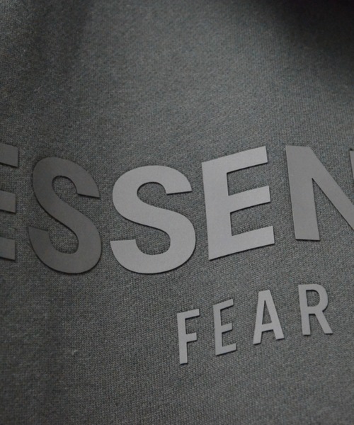 FOG ESSENTIALS（エフオージーエッセンシャルズ）の「ESSENTIALS /エッセンシャルズ バックロゴ スウェットパーカー フーディ（パーカー・メンズ・ブラック/ブラウン/ベージュ/グレー/ライトグレー・S/M/L/XL）」の10枚目の写真