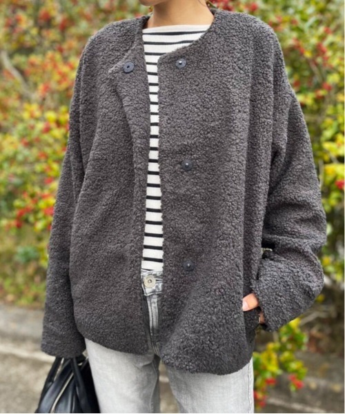 AZUL ENCANTO（アズールエンカント）の「ボアブルゾン（ブルゾン・レディース・カーキ/ライトブラック・FREE）」の2枚目の写真