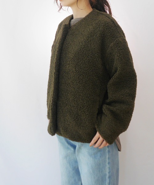 AZUL ENCANTO（アズールエンカント）の「ボアブルゾン（ブルゾン・レディース・カーキ/ライトブラック・FREE）」の3枚目の写真