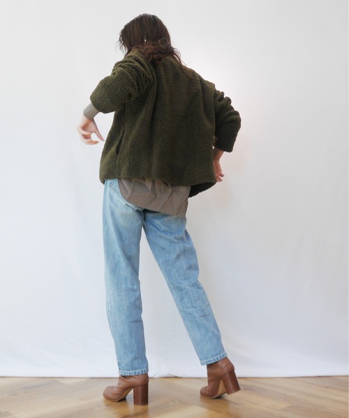 AZUL ENCANTO（アズールエンカント）の「ボアブルゾン（ブルゾン・レディース・カーキ/ライトブラック・FREE）」の4枚目の写真