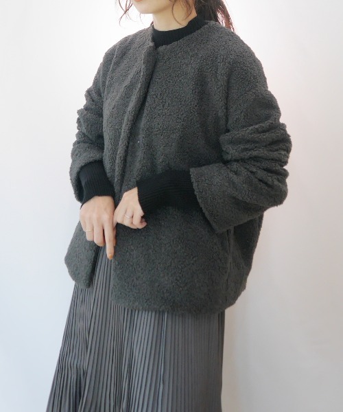 AZUL ENCANTO（アズールエンカント）の「ボアブルゾン（ブルゾン・レディース・カーキ/ライトブラック・FREE）」の22枚目の写真