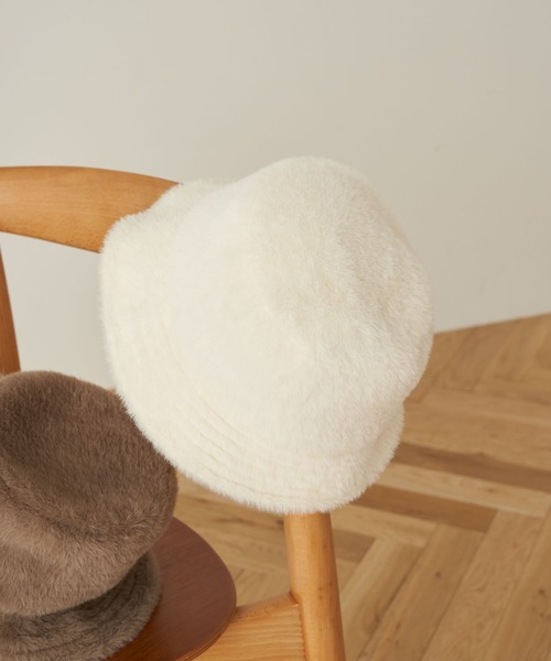 earth music&ecology（アースミュージックアンドエコロジー）の「ファーバケットハット＊（キャップ・レディース・アイボリー/ブラウン/ブラック・FREE）」の2枚目の写真