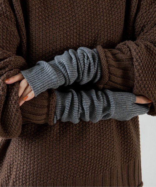 ANGIE（アンジー）の「リブニットアームウォーマー/手袋（手袋・レディース・ベージュ/ライトブラウン/杢グレー・FREE）」の10枚目の写真