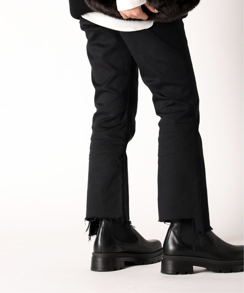 AP STUDIO(エーピーストゥディオ)の「Hem cut イージーデニム(デニムパンツ・レディース・ブラック・38/36/34)」の4枚目の写真