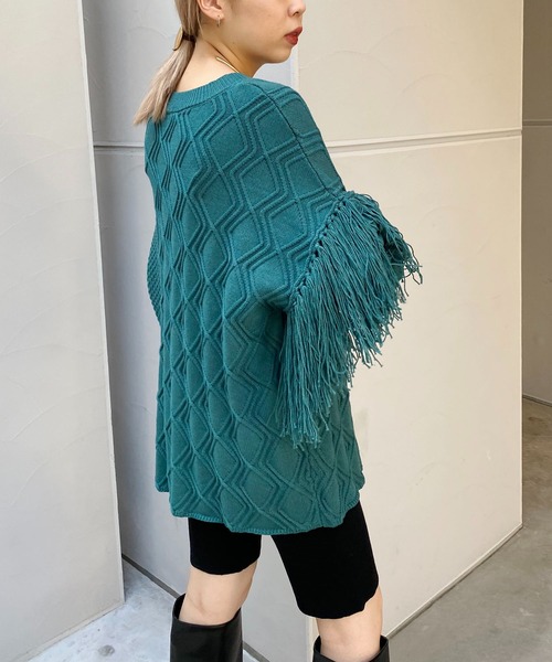 CAPRICIEUX LE'MAGE（カプリシューレマージュ）の「ダイヤ編袖フリンジプルオーバー（ニット/セーター・レディース・ブラック/グリーン/ホワイト系その他・FREE）」の10枚目の写真