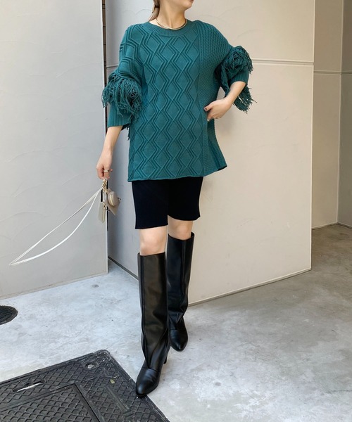 CAPRICIEUX LE'MAGE（カプリシューレマージュ）の「ダイヤ編袖フリンジプルオーバー（ニット/セーター・レディース・ブラック/グリーン/ホワイト系その他・FREE）」の7枚目の写真