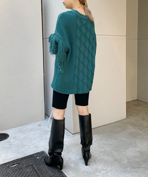 CAPRICIEUX LE'MAGE（カプリシューレマージュ）の「ダイヤ編袖フリンジプルオーバー（ニット/セーター・レディース・ブラック/グリーン/ホワイト系その他・FREE）」の6枚目の写真