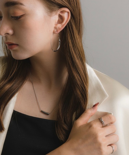 muku（ムク）の「金属アレルギー対応 ストリングノットリング/ サージカルステンレス/316L（リング・レディース・シルバー/ゴールド・FREE）」の8枚目の写真