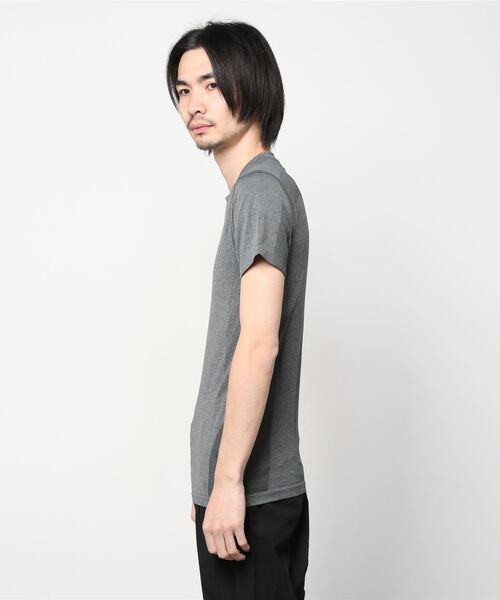 Reebok(リーボック)の「ユナイテッド バイ フィットネス MyoKnit シームレス Tシャツ / United By Fitness MyoKnit Seamless T-Shirt (Tシャツ/カットソー・メンズ・ブラック/アーミー・MEDIUM/X-LARGE/X-SMALL/XXX-LARGE)」の6枚目の写真