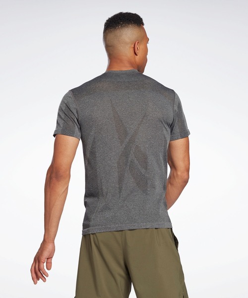 Reebok(リーボック)の「ユナイテッド バイ フィットネス MyoKnit シームレス Tシャツ / United By Fitness MyoKnit Seamless T-Shirt (Tシャツ/カットソー・メンズ・ブラック/アーミー・MEDIUM/X-LARGE/X-SMALL/XXX-LARGE)」の3枚目の写真