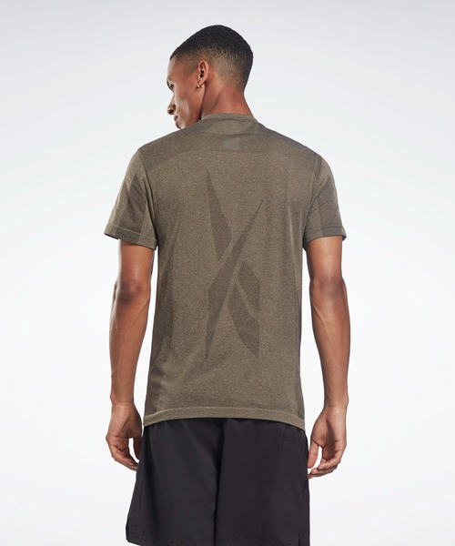 Reebok(リーボック)の「ユナイテッド バイ フィットネス MyoKnit シームレス Tシャツ / United By Fitness MyoKnit Seamless T-Shirt (Tシャツ/カットソー・メンズ・ブラック/アーミー・MEDIUM/X-LARGE/X-SMALL/XXX-LARGE)」の10枚目の写真