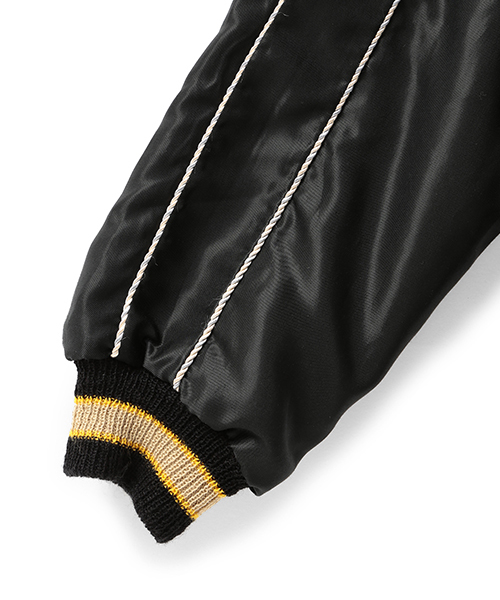 BEAMS BOY（ビームスボーイ）の「TOYO×BEAMS BOY / スカジャン（ブルゾン・レディース・ブラック×ゴールド・ONE SIZE）」の2枚目の写真