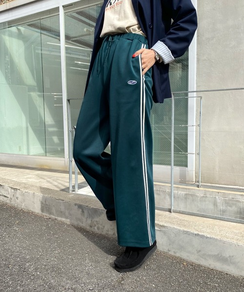 WHO'S WHO gallery(フーズフーギャラリー)の「【SLOPPY/スロッピー】トラックパンツ(その他パンツ・レディース・ダークグリーン/ネイビー/アイボリー・MEDIUM)」の3枚目の写真