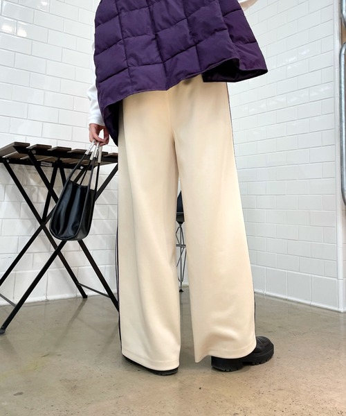 WHO'S WHO gallery(フーズフーギャラリー)の「【SLOPPY/スロッピー】トラックパンツ(その他パンツ・レディース・ダークグリーン/ネイビー/アイボリー・MEDIUM)」の17枚目の写真