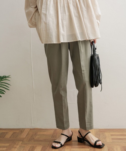 URBAN RESEARCH DOORS(アーバンリサーチドアーズ)の「リネン混テーパードイージーパンツ(その他パンツ・レディース・ブラック/ベージュ/カーキ/ネイビー・SMALL/MEDIUM)」の6枚目の写真