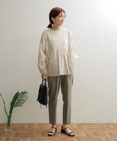 URBAN RESEARCH DOORS(アーバンリサーチドアーズ)の「リネン混テーパードイージーパンツ(その他パンツ・レディース・ブラック/ベージュ/カーキ/ネイビー・SMALL/MEDIUM)」の13枚目の写真