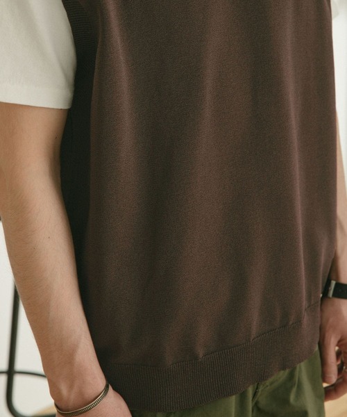 ITEMS URBANRESEARCH（アイテムズ アーバンリサーチ）の「マシンウォッシャブル ニットベスト（ベスト・メンズ・チャコールグレー/ブラック/ブラウン・MEDIUM/LARGE）」の9枚目の写真