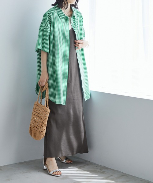 Chaco closet(チャコ クローゼット)の「オーバーサイズメンズライクレギュラーカラーアソート半袖シャツ(シャツ/ブラウス・レディース・ライトブルー/ピンク/イエロー/ブルー/グリーン/グリーン系/オレンジ/ネイビー/ブラック系/ブルー系/オフホワイト/ブラック/レッド/ブラウン/ピンク系/オレンジ系・FREE)」の6枚目の写真