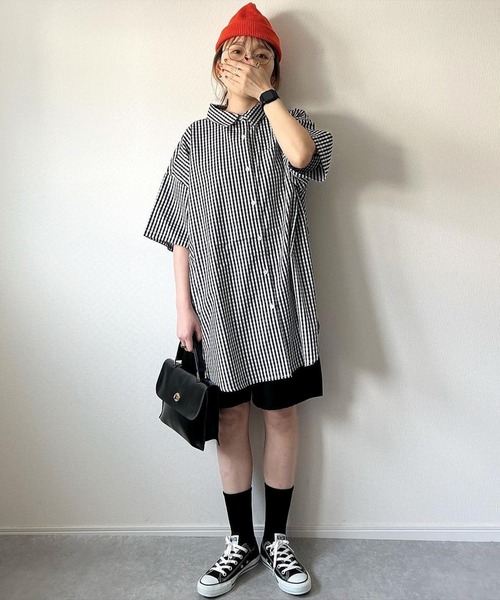 Chaco closet(チャコ クローゼット)の「オーバーサイズメンズライクレギュラーカラーアソート半袖シャツ(シャツ/ブラウス・レディース・ライトブルー/ピンク/イエロー/ブルー/グリーン/グリーン系/オレンジ/ネイビー/ブラック系/ブルー系/オフホワイト/ブラック/レッド/ブラウン/ピンク系/オレンジ系・FREE)」の21枚目の写真