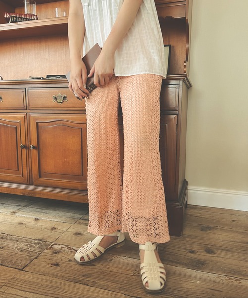 Ambre Neige(アンブルネージュ)の「レースセミフレアパンツ/【WEB/EC限定商品】(その他パンツ・レディース・ピンク/アイボリー/モカ・SMALL/MEDIUM)」の1枚目の写真