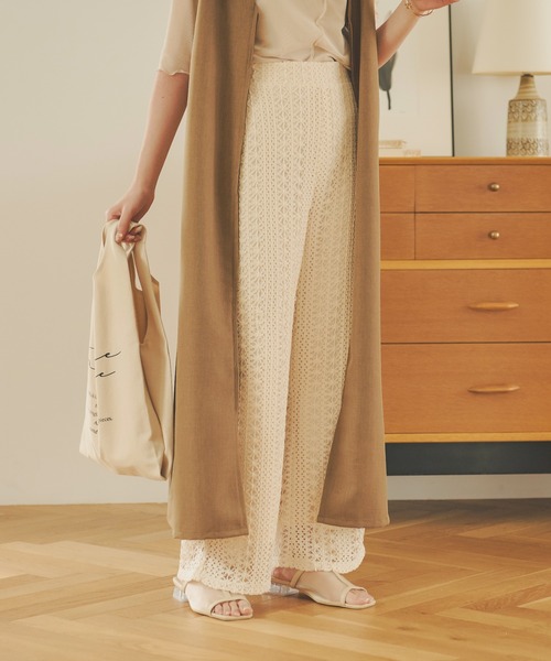 Ambre Neige(アンブルネージュ)の「レースセミフレアパンツ/【WEB/EC限定商品】(その他パンツ・レディース・ピンク/アイボリー/モカ・SMALL/MEDIUM)」の2枚目の写真
