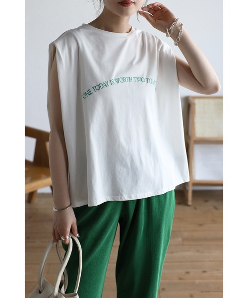 Bonjour Sagan(ボンジュールサガン)の「タックショルダー刺繍ロゴTシャツ(Tシャツ/カットソー・レディース・チャコールグレー/オフホワイト/ピンク・FREE)」の2枚目の写真