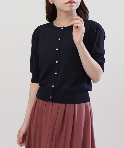 ASTORIA ODIER（アストリアオディール）の「肩タック5分袖カーディガン（カーディガン/ボレロ・レディース・ブラック/ネイビー/アイボリー/ワインレッド/キャメル・MEDIUM）」の3枚目の写真