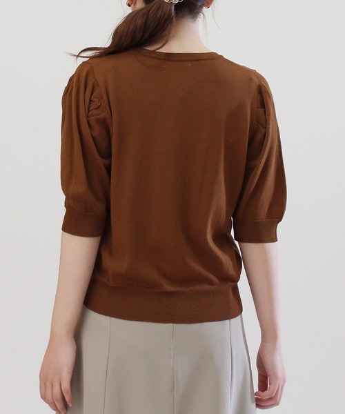 ASTORIA ODIER（アストリアオディール）の「肩タック5分袖カーディガン（カーディガン/ボレロ・レディース・ブラック/ネイビー/アイボリー/ワインレッド/キャメル・MEDIUM）」の6枚目の写真