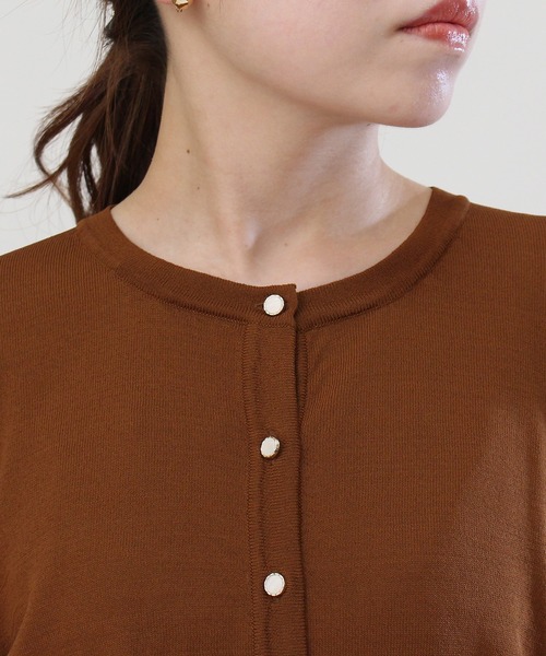 ASTORIA ODIER（アストリアオディール）の「肩タック5分袖カーディガン（カーディガン/ボレロ・レディース・ブラック/ネイビー/アイボリー/ワインレッド/キャメル・MEDIUM）」の10枚目の写真