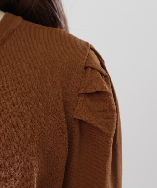 ASTORIA ODIER（アストリアオディール）の「肩タック5分袖カーディガン（カーディガン/ボレロ・レディース・ブラック/ネイビー/アイボリー/ワインレッド/キャメル・MEDIUM）」の17枚目の写真