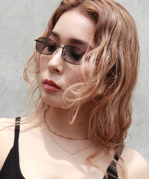 FIG&VIPER（フィグアンドバイパー）の「スクエアカラーサングラス（サングラス・レディース・ブラック/イエロー・FREE）」の3枚目の写真