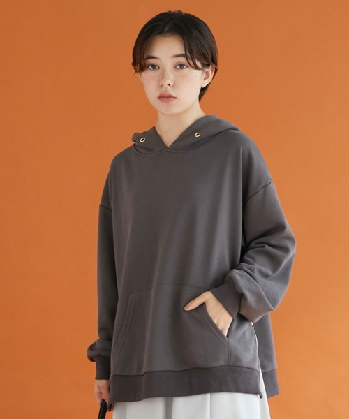 Doux archives（ドゥアルシーヴ）の「サイドジップパーカー（パーカー・レディース・チャコールグレー/オフホワイト・FREE）」の16枚目の写真