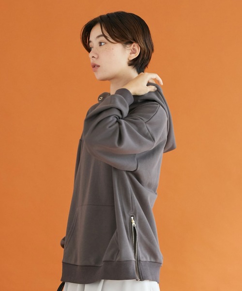 Doux archives（ドゥアルシーヴ）の「サイドジップパーカー（パーカー・レディース・チャコールグレー/オフホワイト・FREE）」の17枚目の写真