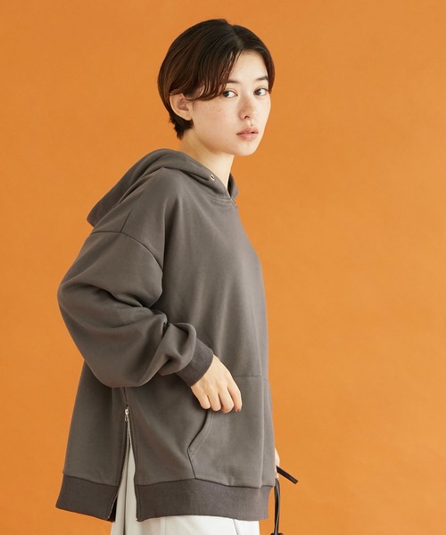 Doux archives（ドゥアルシーヴ）の「サイドジップパーカー（パーカー・レディース・チャコールグレー/オフホワイト・FREE）」の18枚目の写真