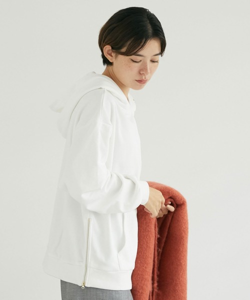 Doux archives（ドゥアルシーヴ）の「サイドジップパーカー（パーカー・レディース・チャコールグレー/オフホワイト・FREE）」の21枚目の写真