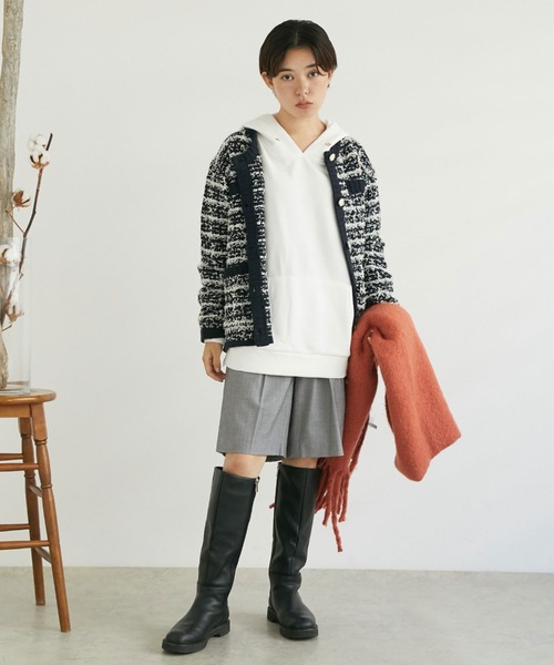 Doux archives（ドゥアルシーヴ）の「サイドジップパーカー（パーカー・レディース・チャコールグレー/オフホワイト・FREE）」の4枚目の写真