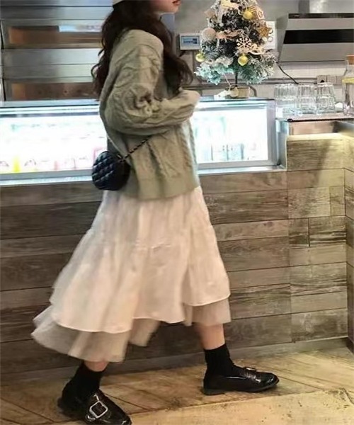 FREE STYLISTS（フリー スタイリスト）の「裾チュールティアードスカート（スカート・レディース・ホワイト/ブラック・FREE）」の11枚目の写真