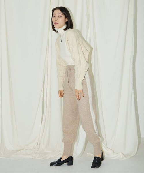 RAY CASSIN（レイカズン）の「Tales by Ray Cassin ウール混サイドラインニットパンツ（チノパンツ・レディース・ブラウン/ベージュ・FREE）」の4枚目の写真