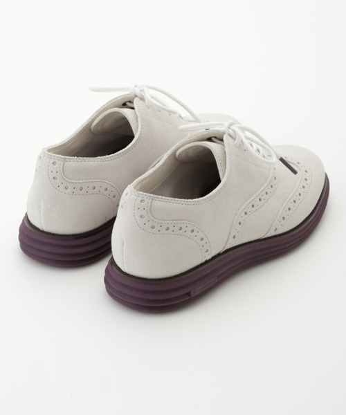 COLE HAAN(コールハーン)の「【emmi×COLE HAAN】SHORTWING OF(ドレスシューズ・レディース・ホワイト・22.5cm/23cm/23.5cm/24cm/24.5cm/25cm)」の2枚目の写真